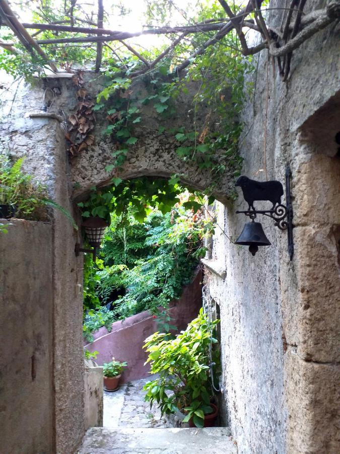 Palazzo Caracciolo Hotel Gerace Buitenkant foto