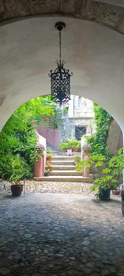 Palazzo Caracciolo Hotel Gerace Buitenkant foto