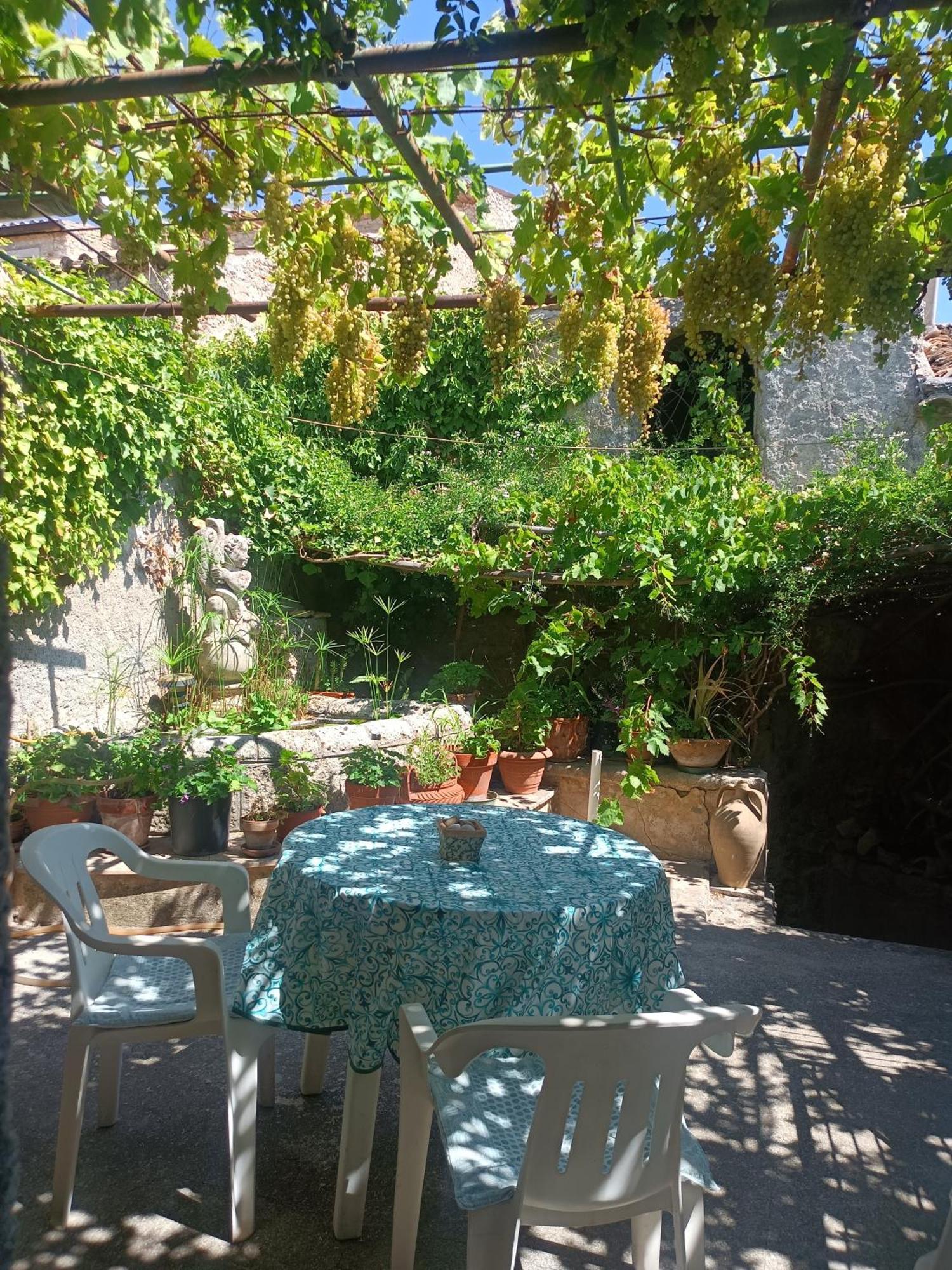 Palazzo Caracciolo Hotel Gerace Buitenkant foto